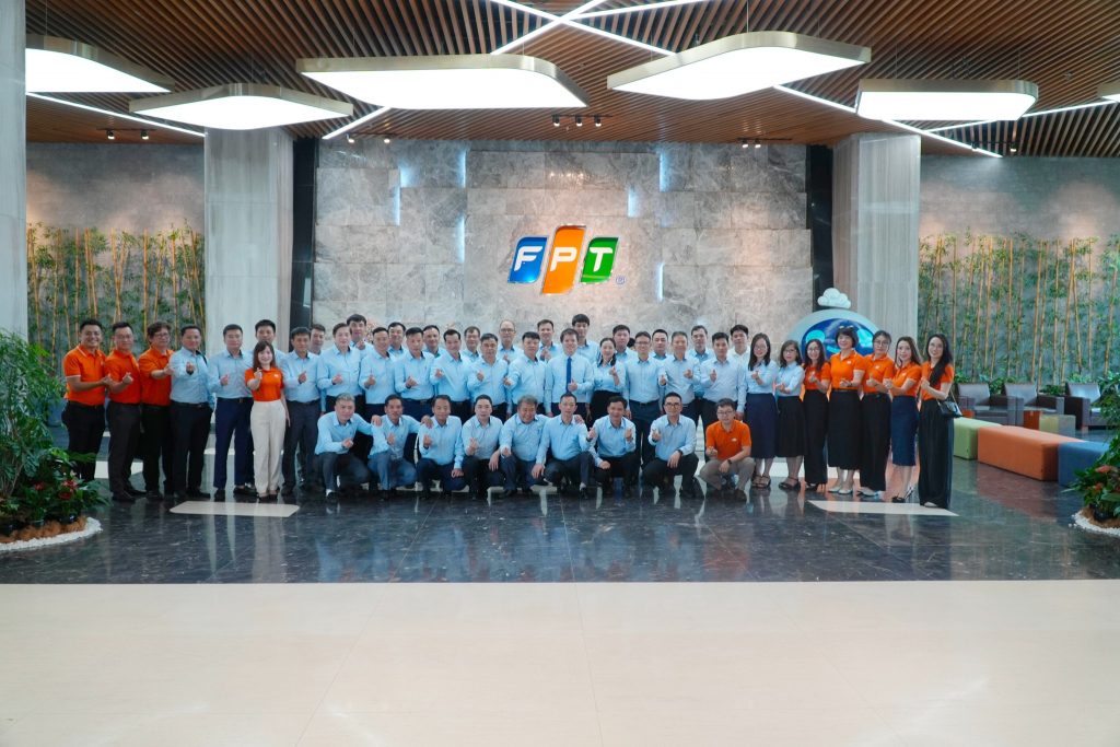 FPT chia sẻ mô hình chuyển đổi số thực tiễn với đoàn lãnh đạo kế cận Tập đoàn Than – Khoáng sản Việt Nam 5 511144368 1173916984752785 5609918831086860005 n