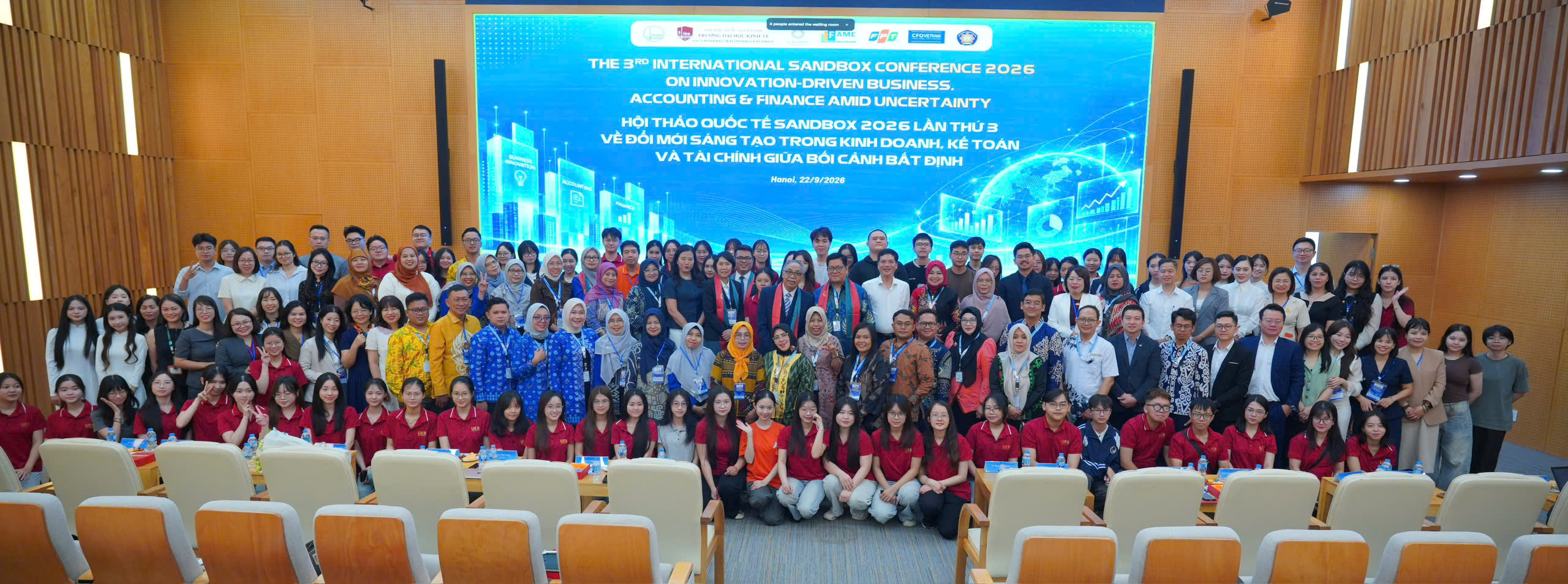 FPT thúc đẩy hợp tác doanh nghiệp – đại học, đưa nghiên cứu AI gần hơn với thực tiễn tại SANDBOX 2026 1 Hội thảo quốc tế SANDBOX 2026 được tổ chức tại FPT Tower, Hà Nội.